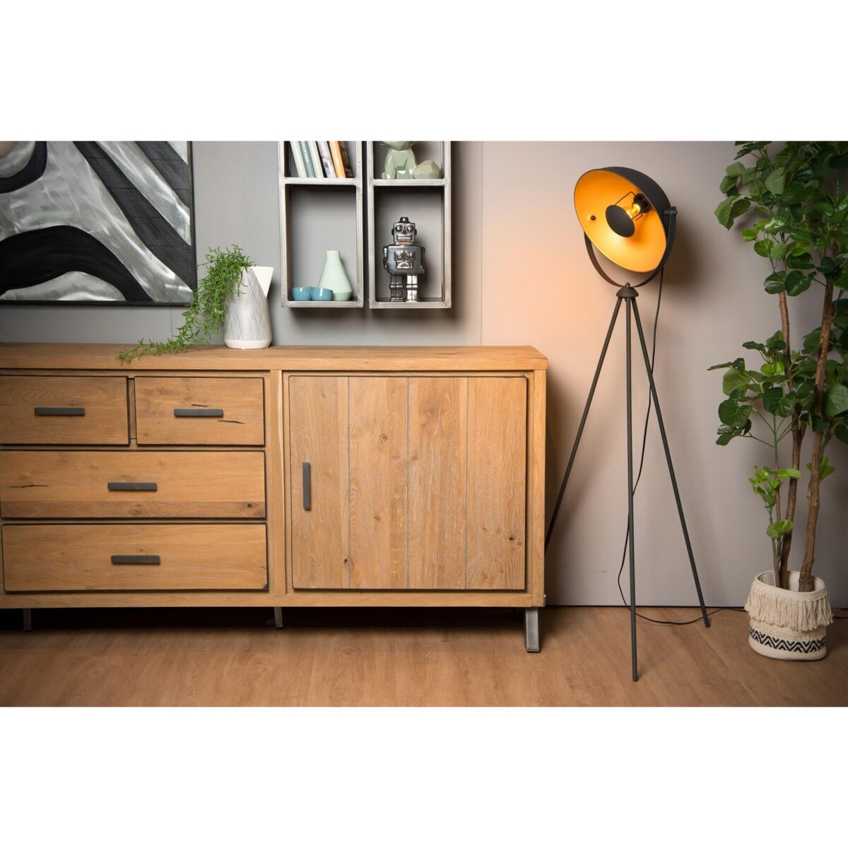 Stojąca lampa podłogowa Alvaro na trójnogu czarna złota