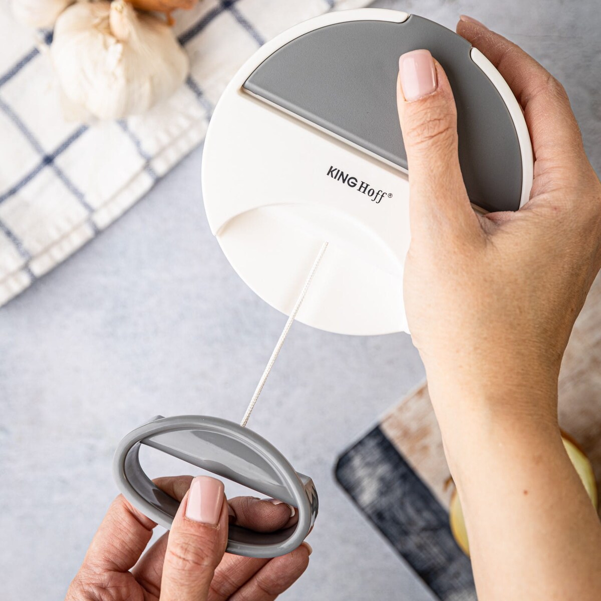 Rozdrabniacz siekacz kuchenny sznurkowy 900ml KINGHOFF