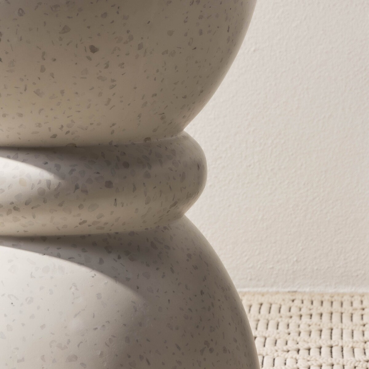 Stolik pomocniczy boczny betonowy Tolmezzo