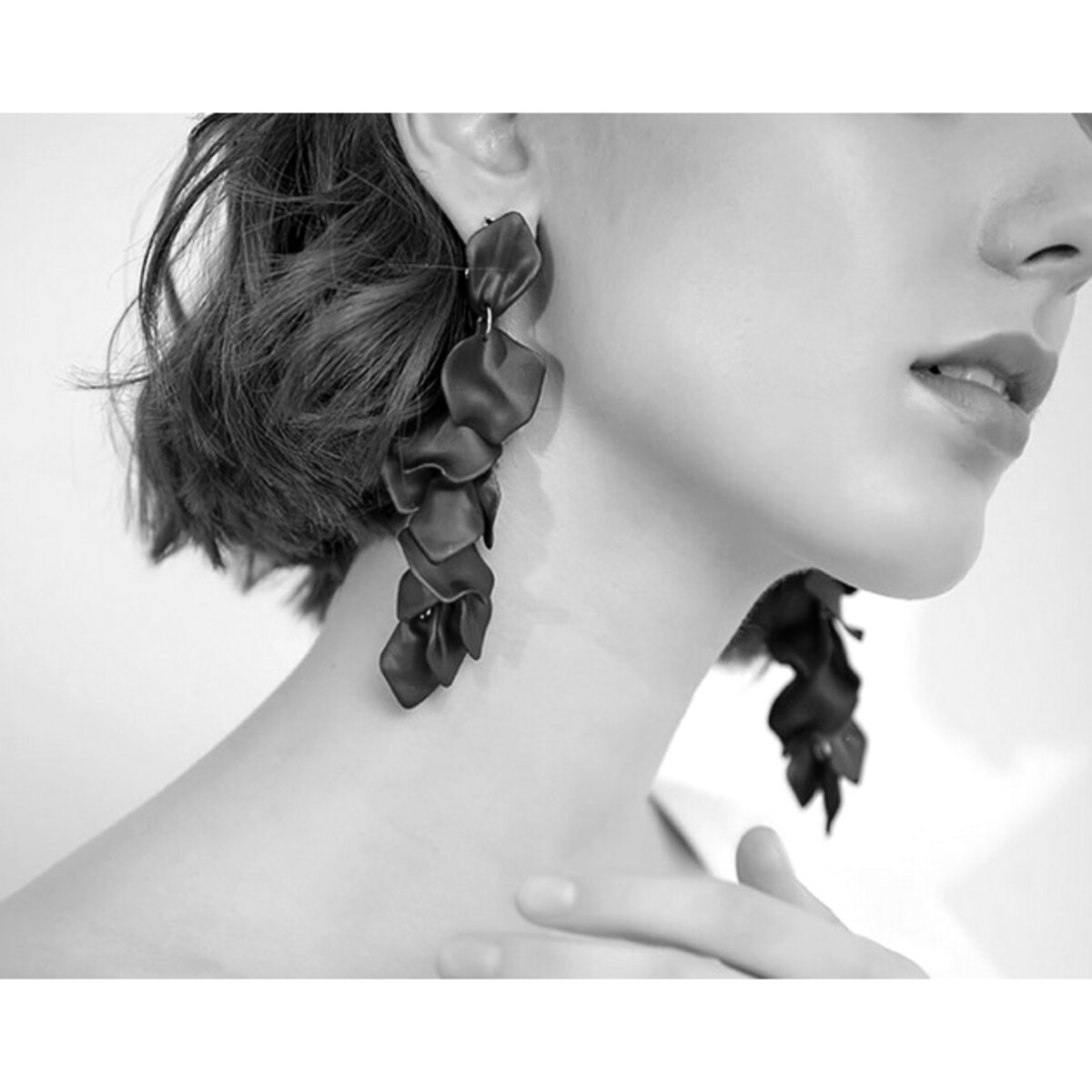 Kolczyki zielone płatki girlandy szmaragdowe długie wiszące