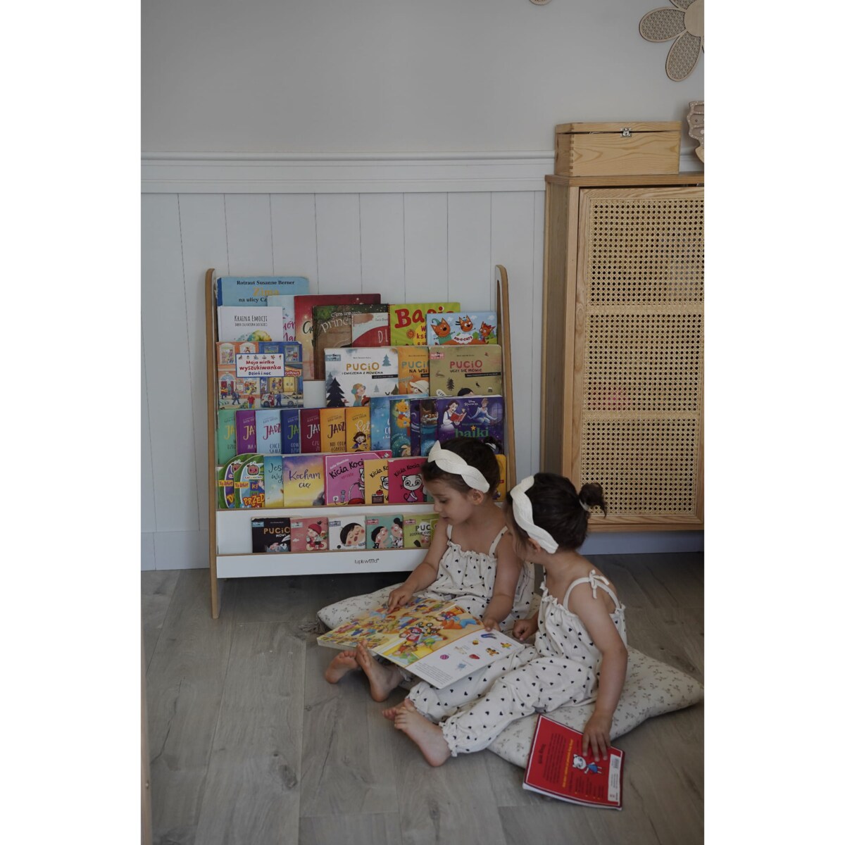 MAXI biblioteczka montessori
