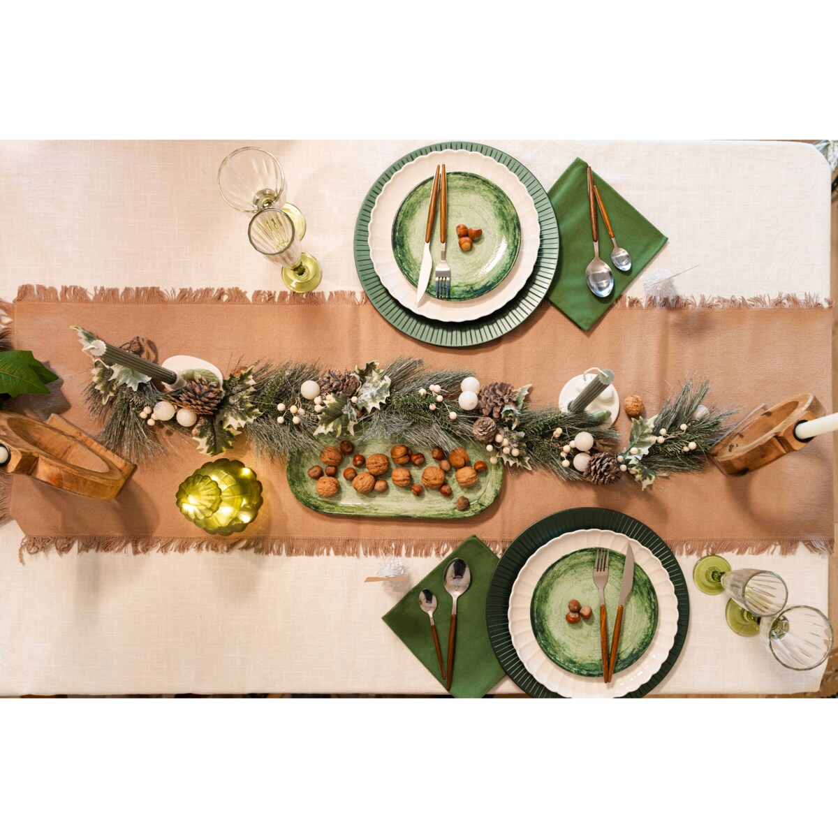 Girlanda świąteczna z drewnianych elementów