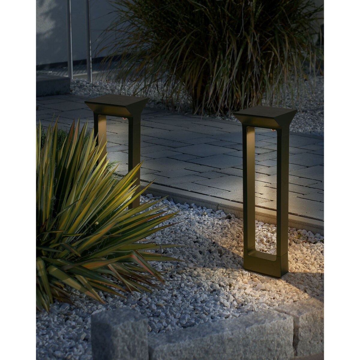 Lampa ogrodowa solarna LED 60 cm czarna MALDEN