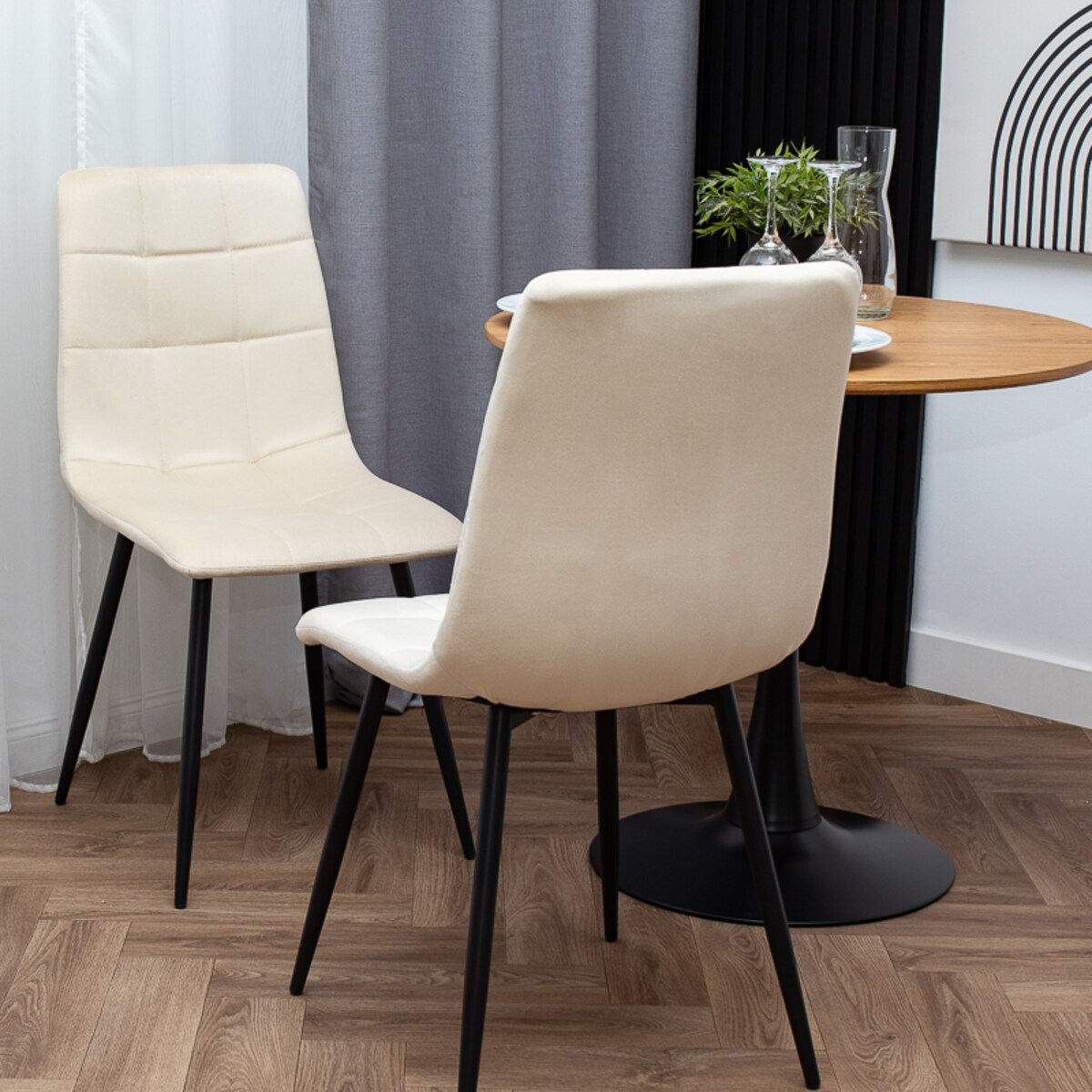 Krzesło tapicerowane welurowe pikowane beżowe do salonu