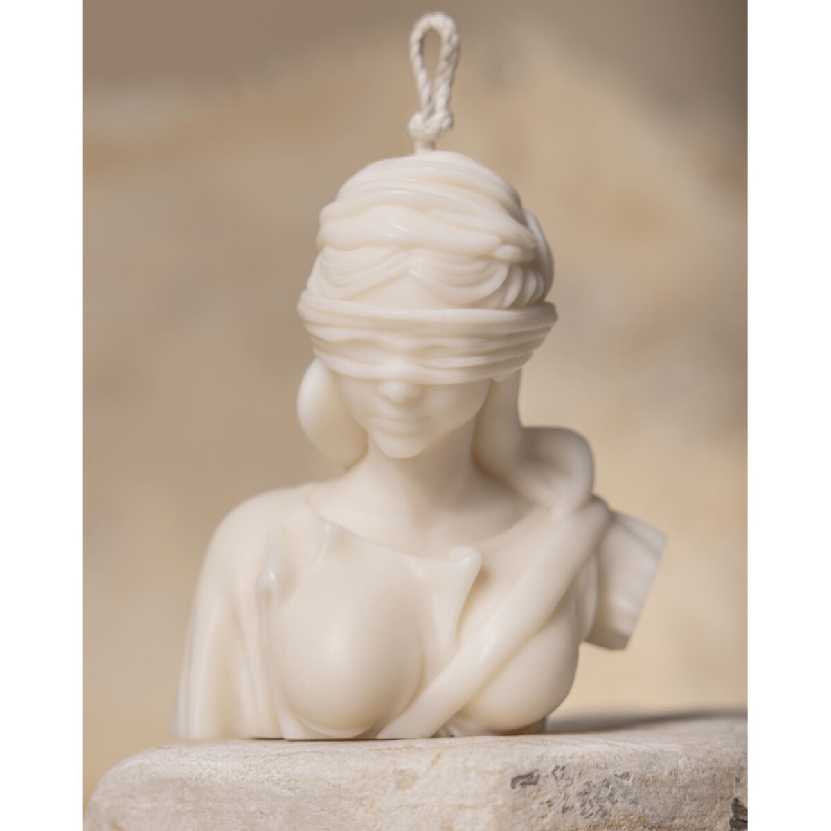 Świeca sojowa Margot M w formie dekoracyjnego popiersia – stylowa ozdoba do eleganckich wnętrz