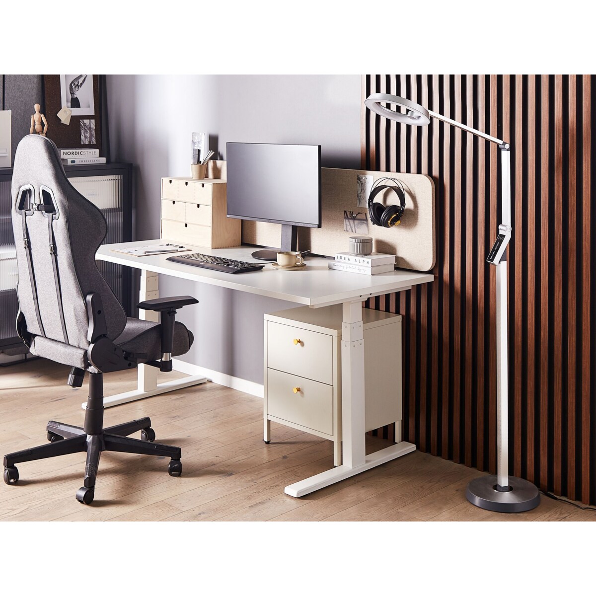 Lampa podłogowa LED srebrna CARINA