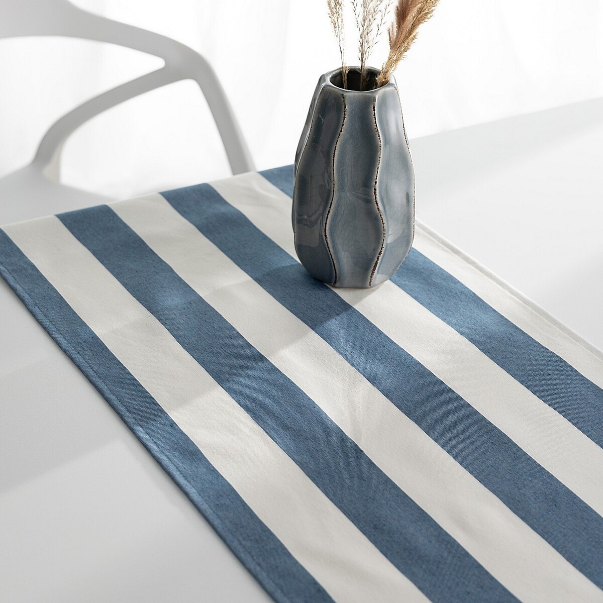 Bieżnik z falbaną 40x160 cm 40x160 niebiesko-białe pionowe pasy (5,5cm)