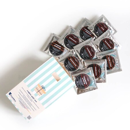 ZESTAW 10 KAW SMAKOWYCH W SASZETKACH PO 10 GRAM "COFFEE GIFT SET" - PREZENT UPOMINEK BOX PREZENTOWY NA PODZIĘKOWANIE DLA KOBIETY FACETA MĘŻCZYZNY NIEJ NIEGO