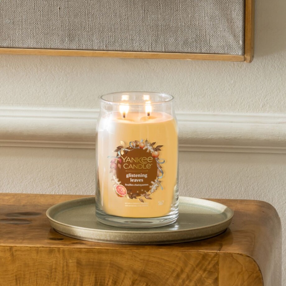 YC SIGNATURE – Świeca duża GLISTENING LEAVES