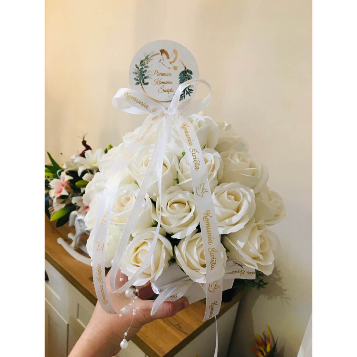 FLOWER BOX KWIATY mydlane BIAŁE na I KOMUNIA ŚWIĘTA prezent pamiątka róże