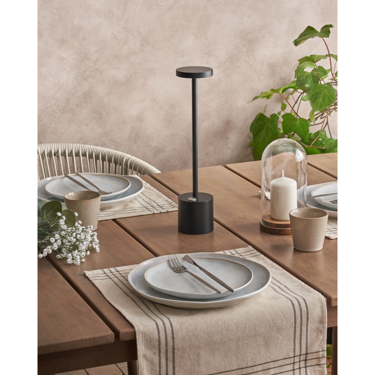 Bezprzewodowa lampa stołowa metalowa czarna LIZANDRO