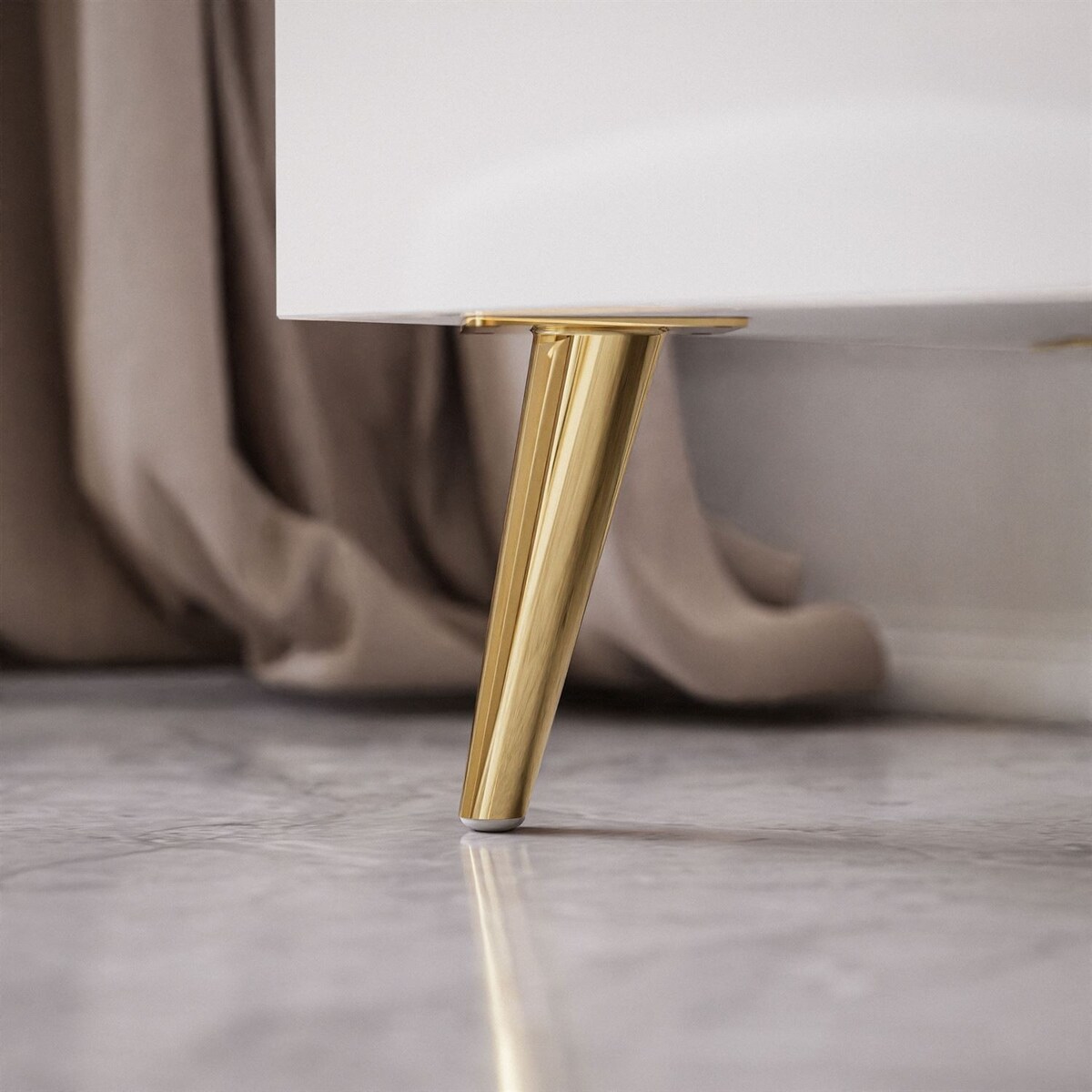 Komoda ONYX 4D 158 cm na złotych nóżkach, biała, uchwyty złote