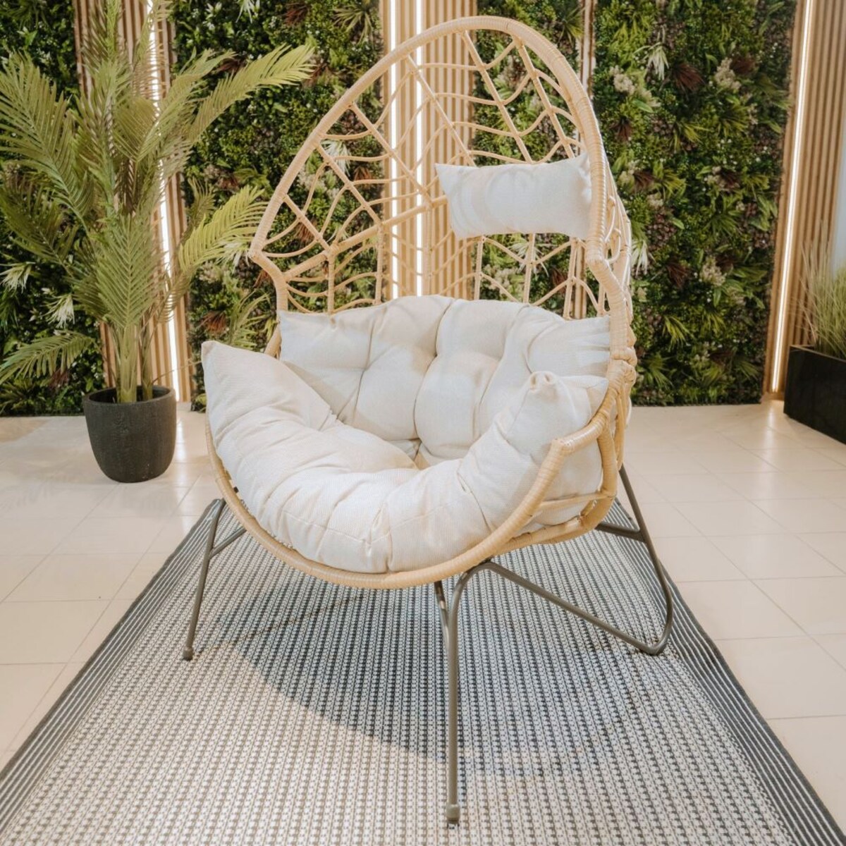 FOTEL OGRODOWY MOLI KOKON Z PODUSZKAMI BEŻOWY