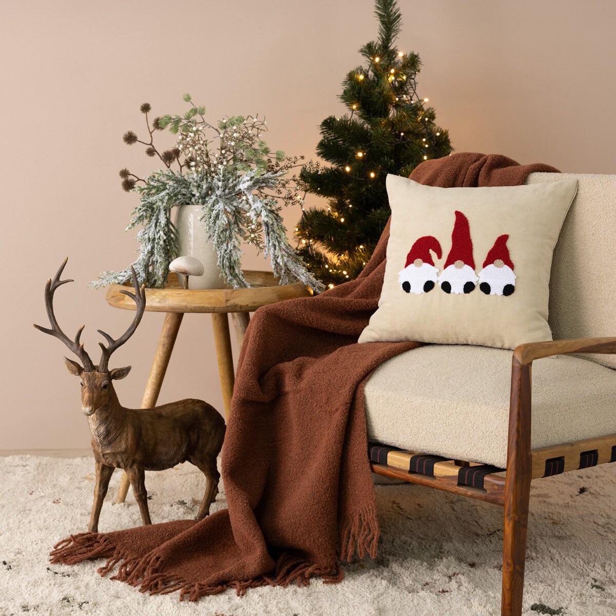 Poszewka na poduszkę Jolly Gnomes Red 43x43 cm boże narodzenie, święta, świąteczne, beżowy, 43x43 cm