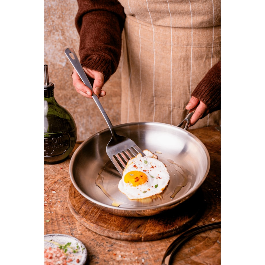 Profesjonalna patelnia stalowa Hikari 28 cm z pokrywką Na indukcje Na gaz Nierdzewna