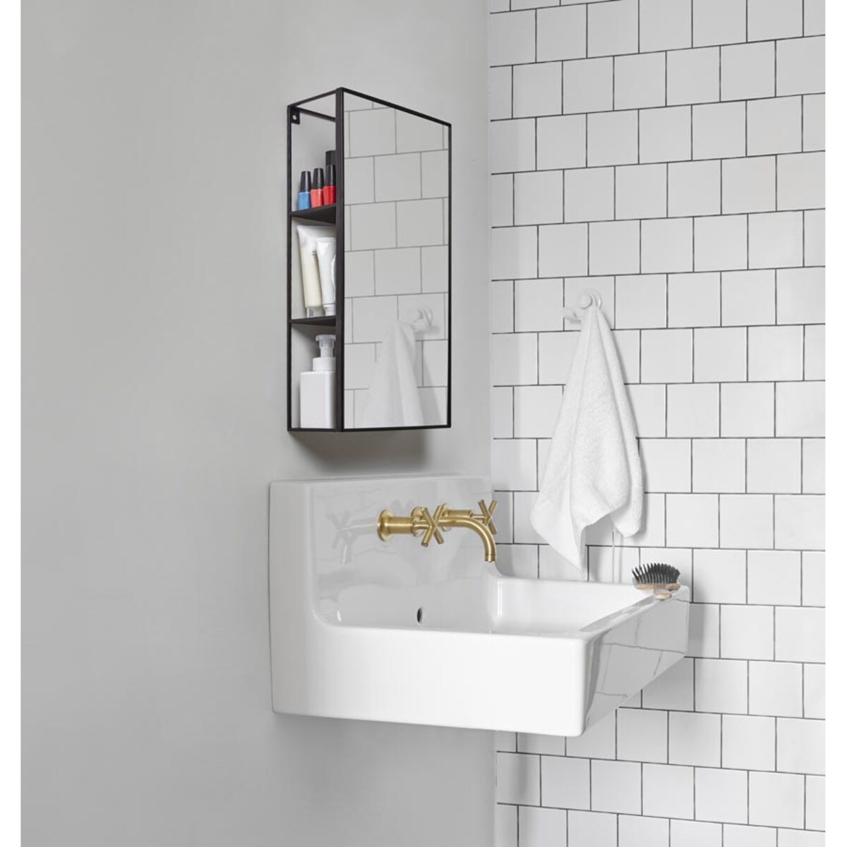 Półka z lustrem Cubiko, 60.9 x 30.5 x 12.9 cm, Umbra