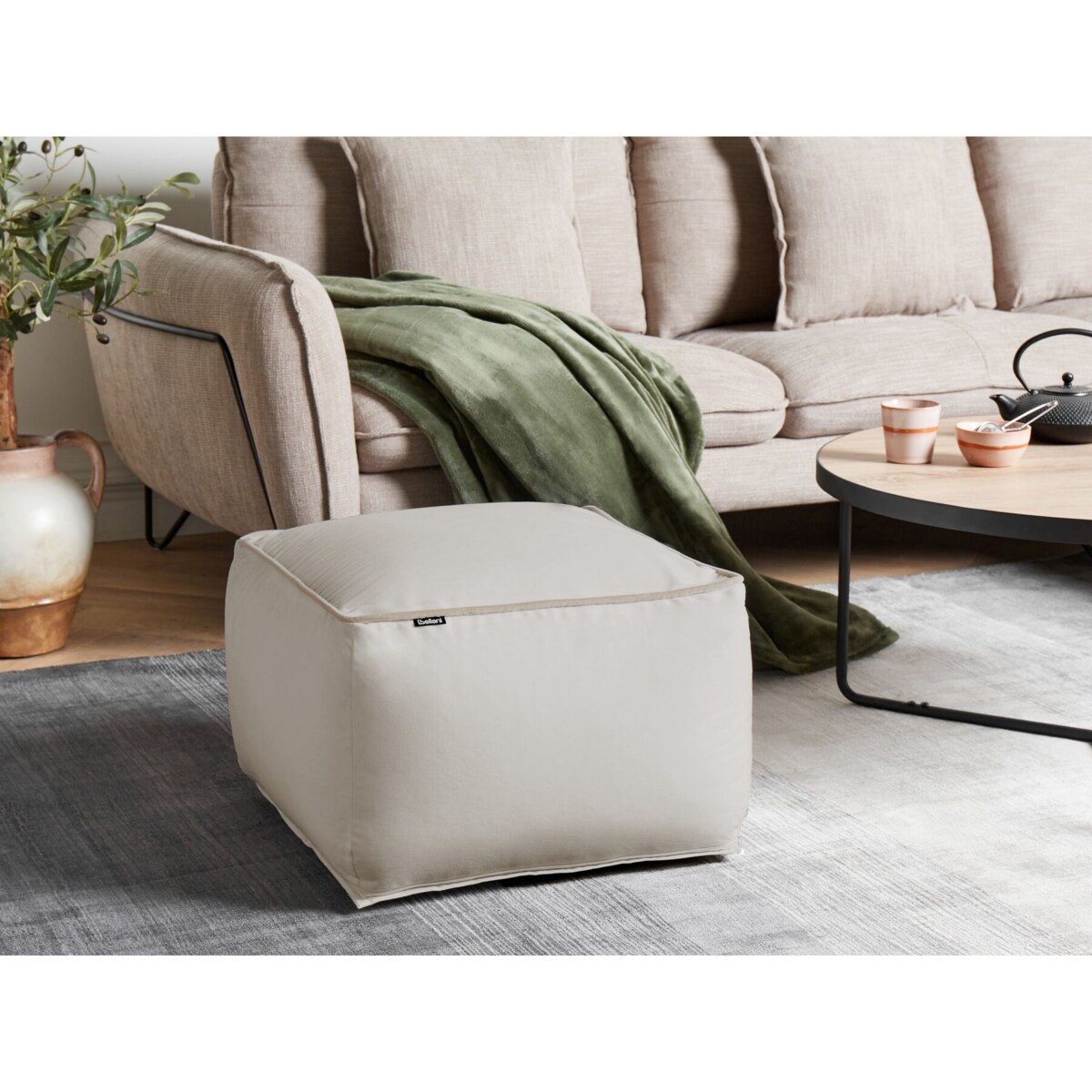 Puf welurowy 50 x 50 x 30 cm jasnobeżowy DAREYN