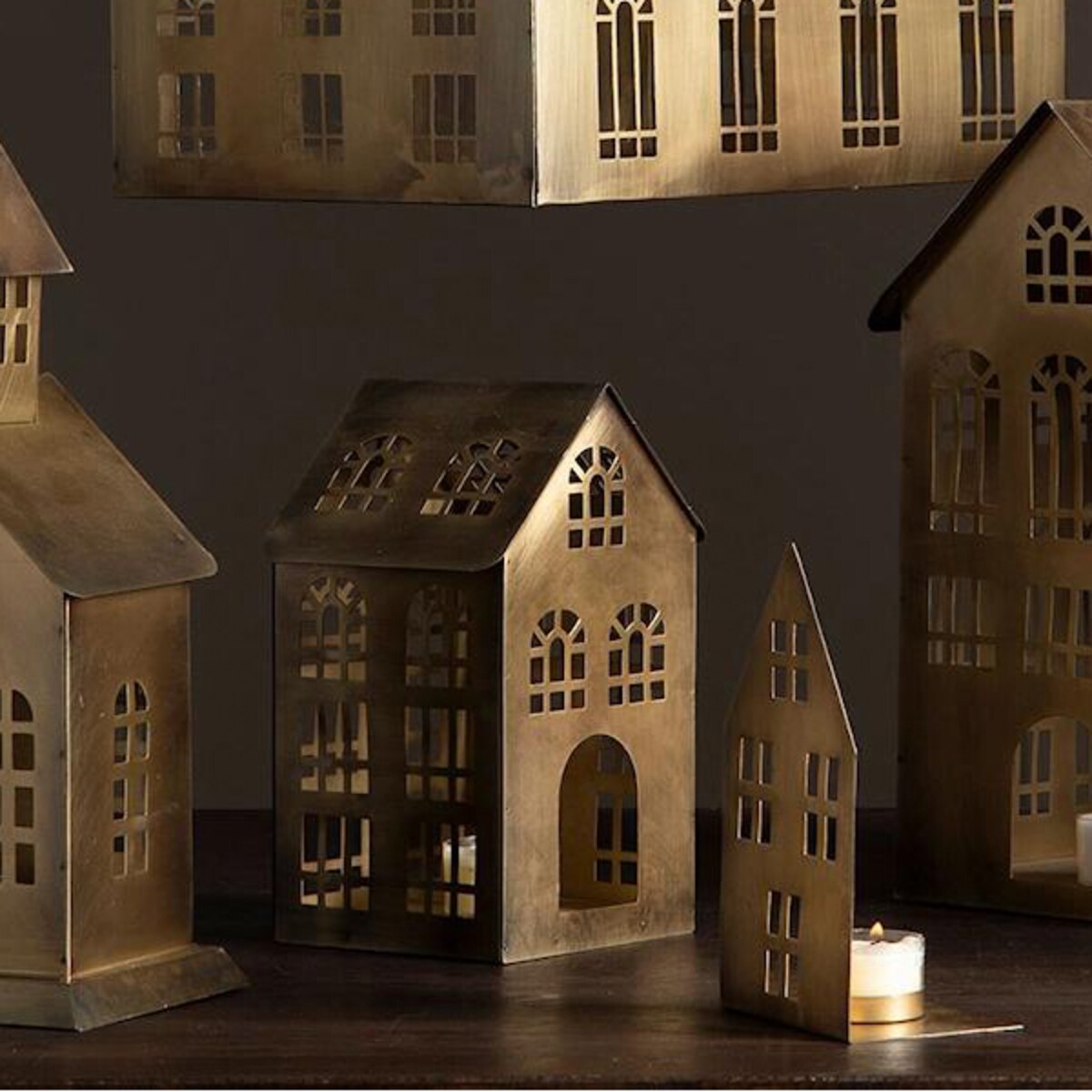 LAMPION ŚWIĄTECZNY DOMEK DOM METALOWY ZŁOTY LOFT TEALIGHT DO DOMU 21cm