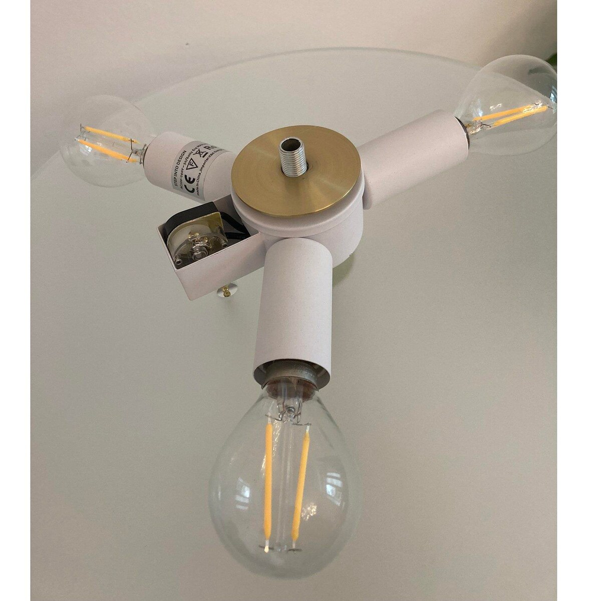 Lampa na komodę Artdeco ST-MT8872 WHITE Step okrągła do sypialni biała złota