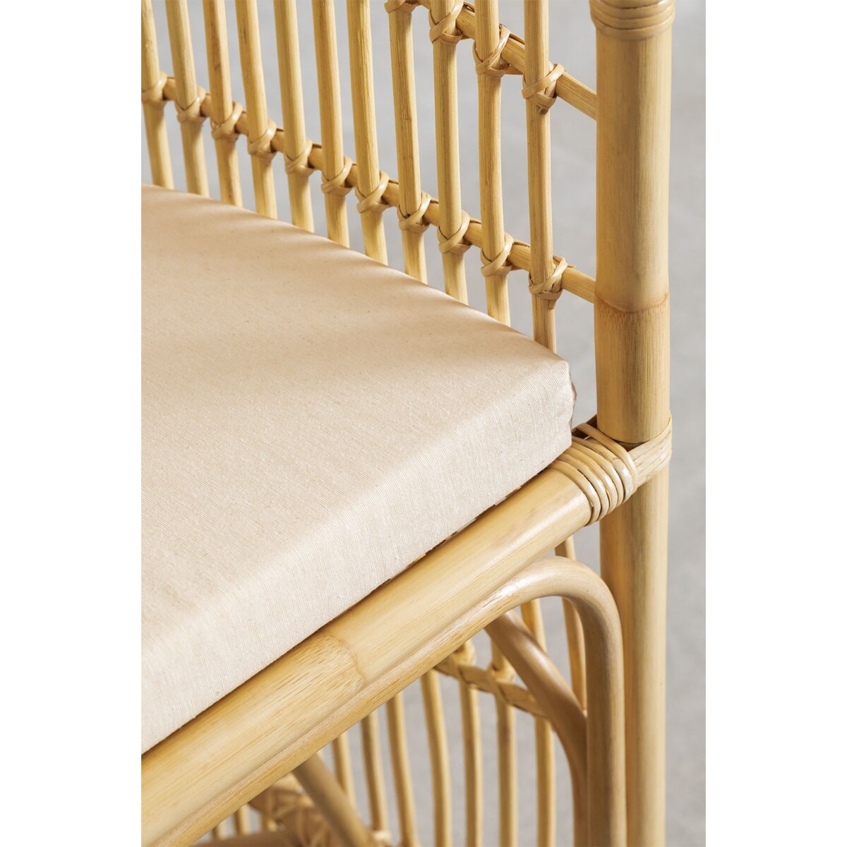 Krzesło barowe rattanowe z poduszką Isabel