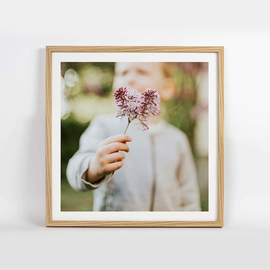 Brązowa ramka na zdjęcia 40x40 cm wisząca rama MDF z plexi klasyczna ramka kwadratowa