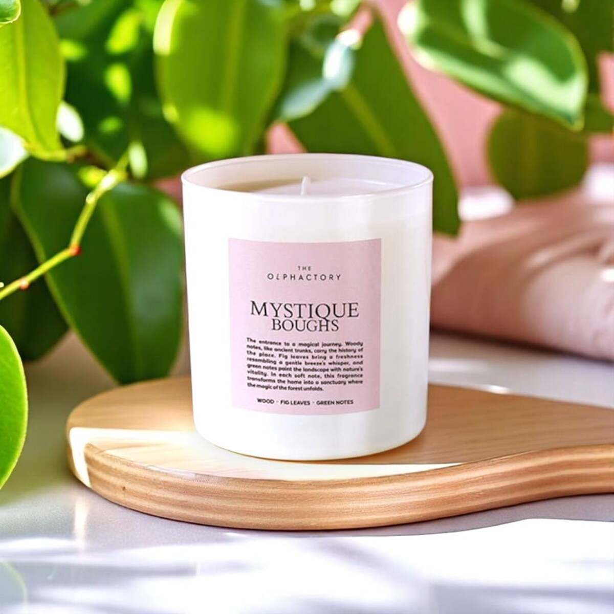 Świeca zapachowa 310 g, MYSTIQUE BOUGHTS, White Insignia