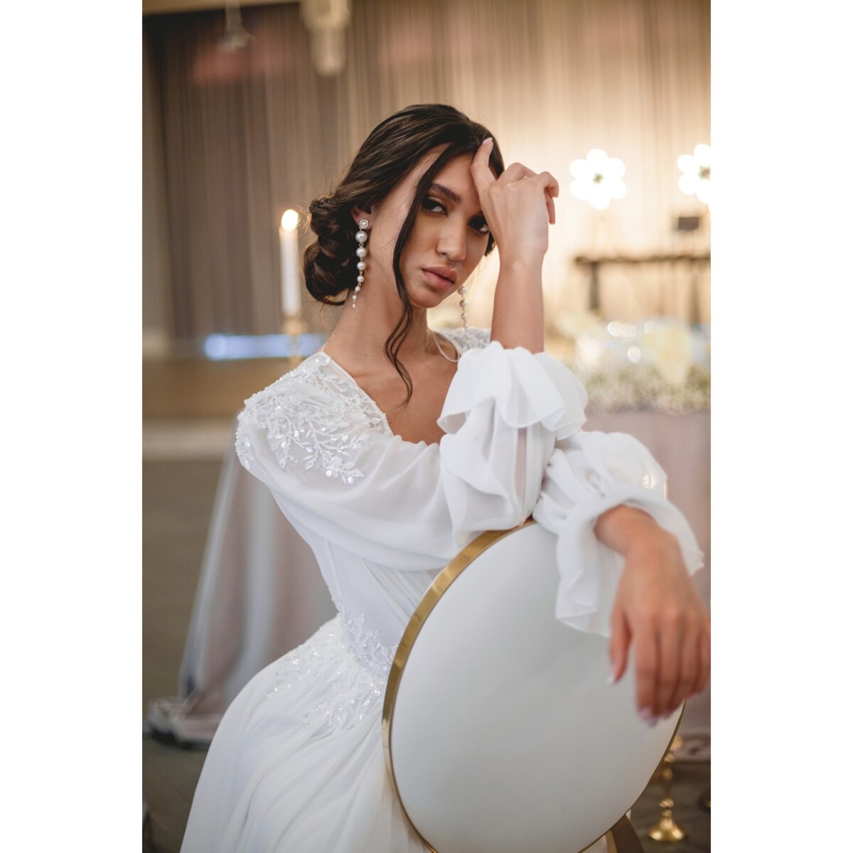 Kolczyki białe perły długie złote