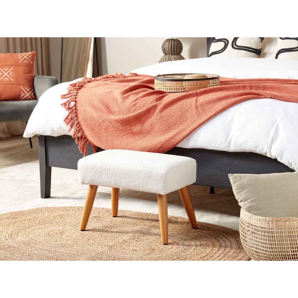 Stołek boucle biały TAKOMA