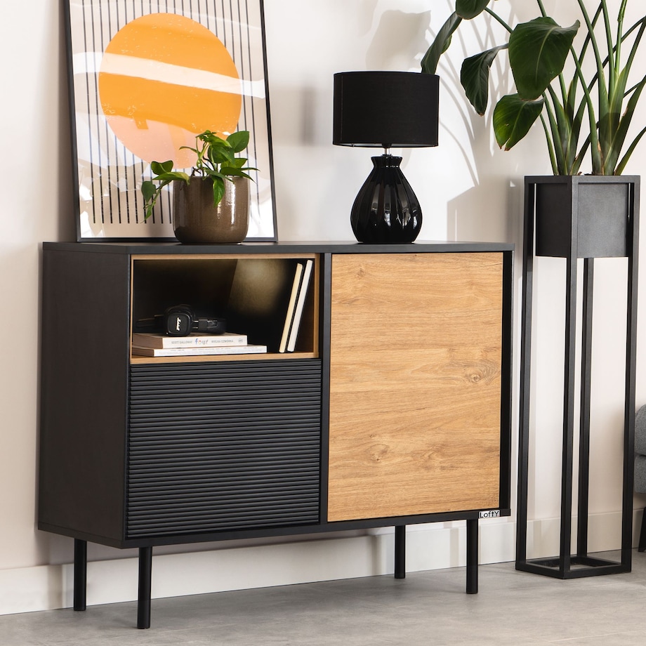 KONSIMO LOFTY Komoda loft na wysokich drewnianych nóżkach