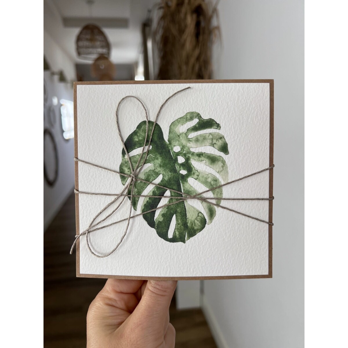 Ręcznie robiona kartka okolicznościowa - bilet do preznetu - monstera