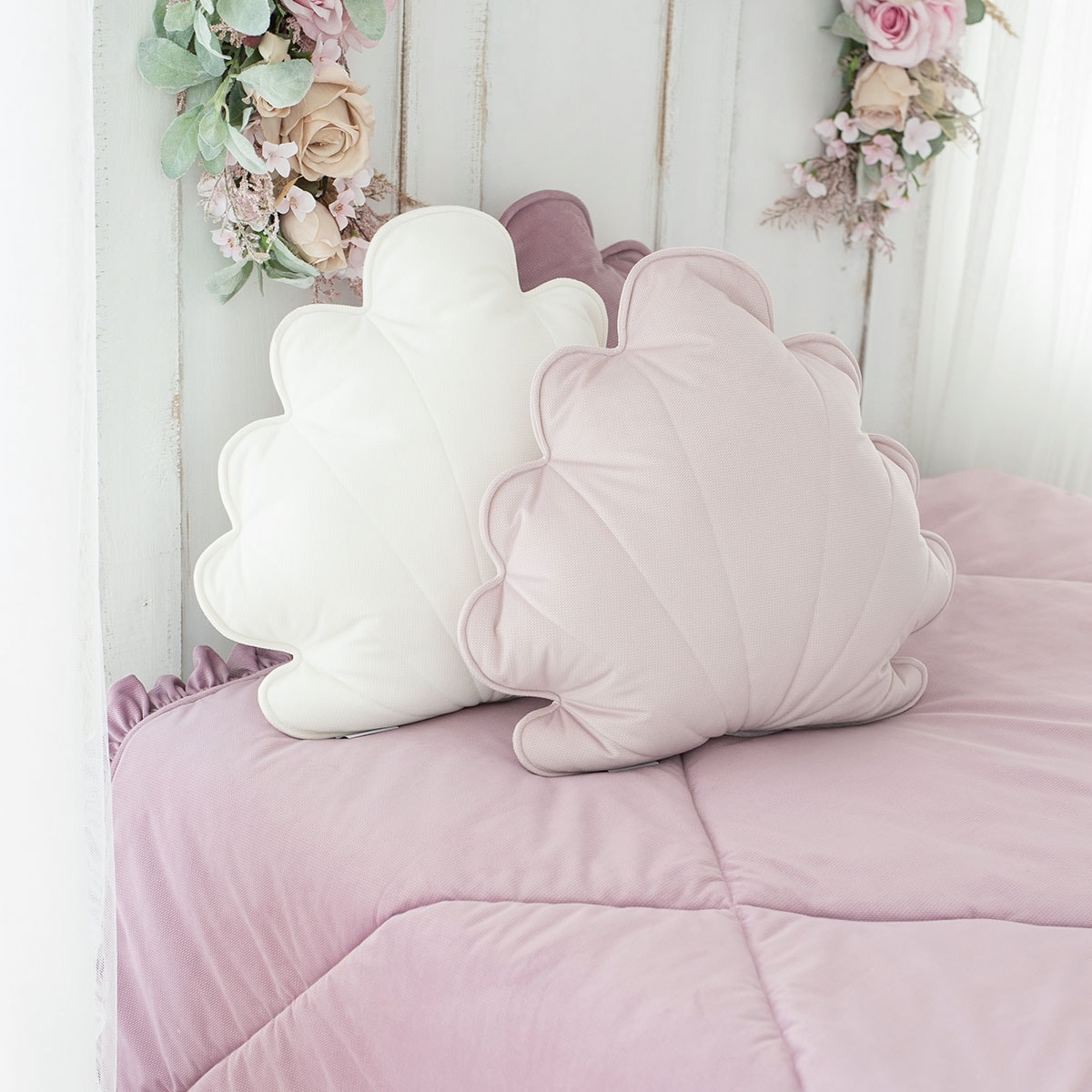 Poduszka Muszelka biała, Velvet Shell White