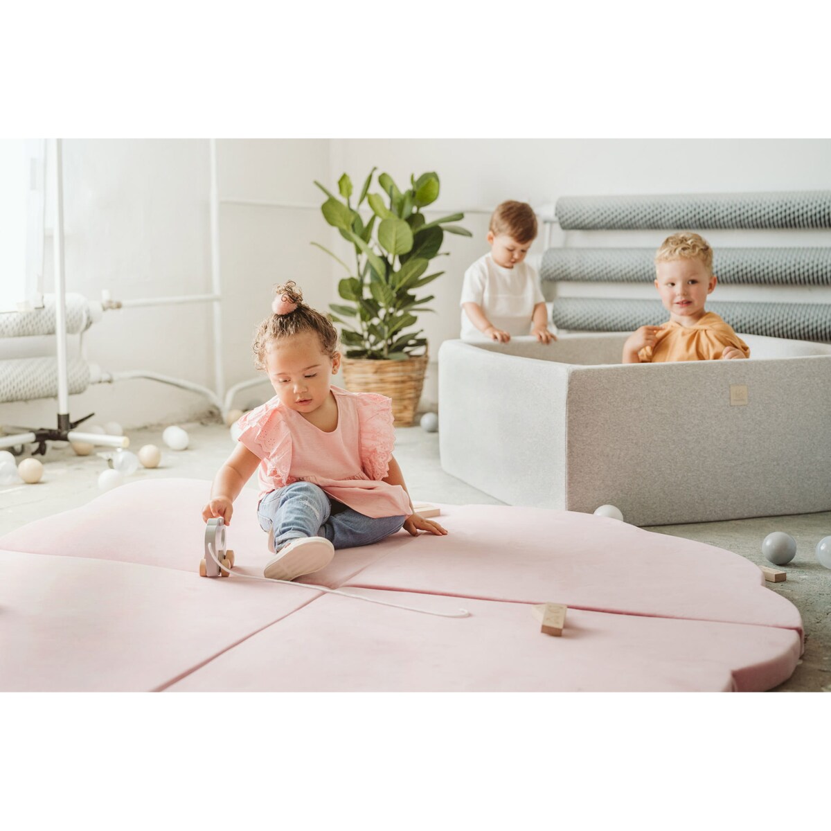 Mata Chmurka 160x160cm dla Dzieci, Welurowa, Jasnoróżowa