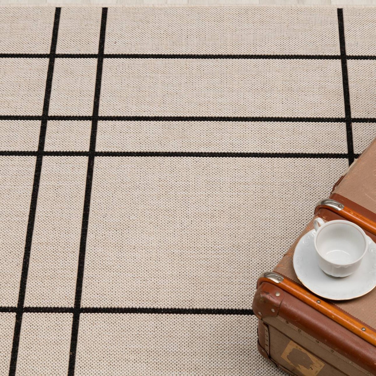 Dywan Modern Lines wool/black 160x230cm, 160 x 230 cm