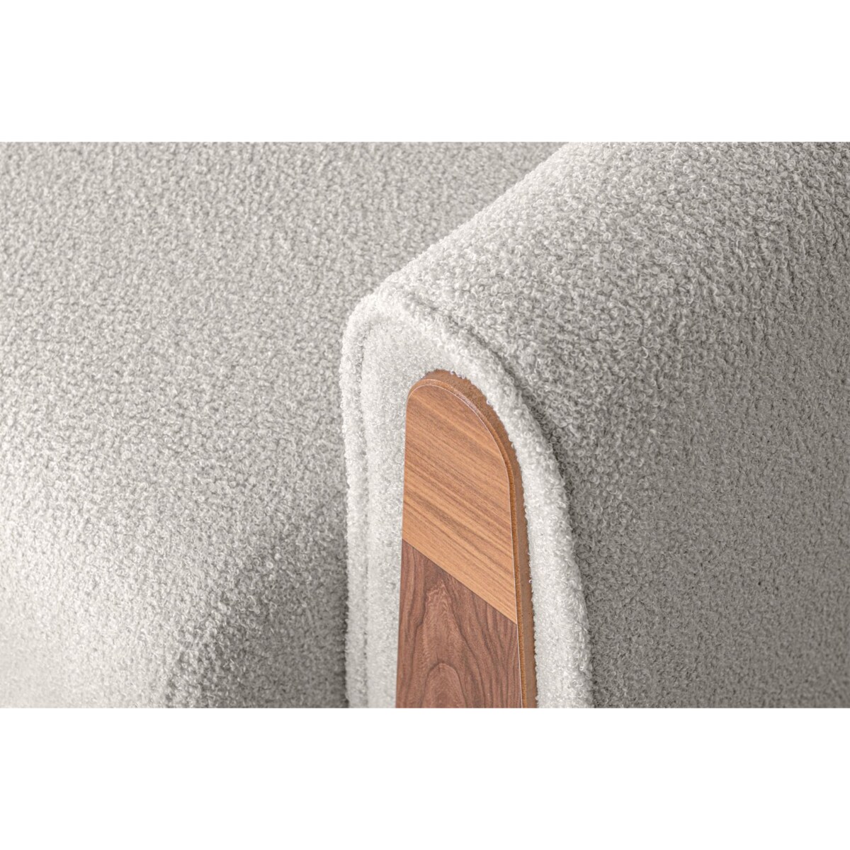 KONSIMO GUSTAVO Fotel z białej tkaniny