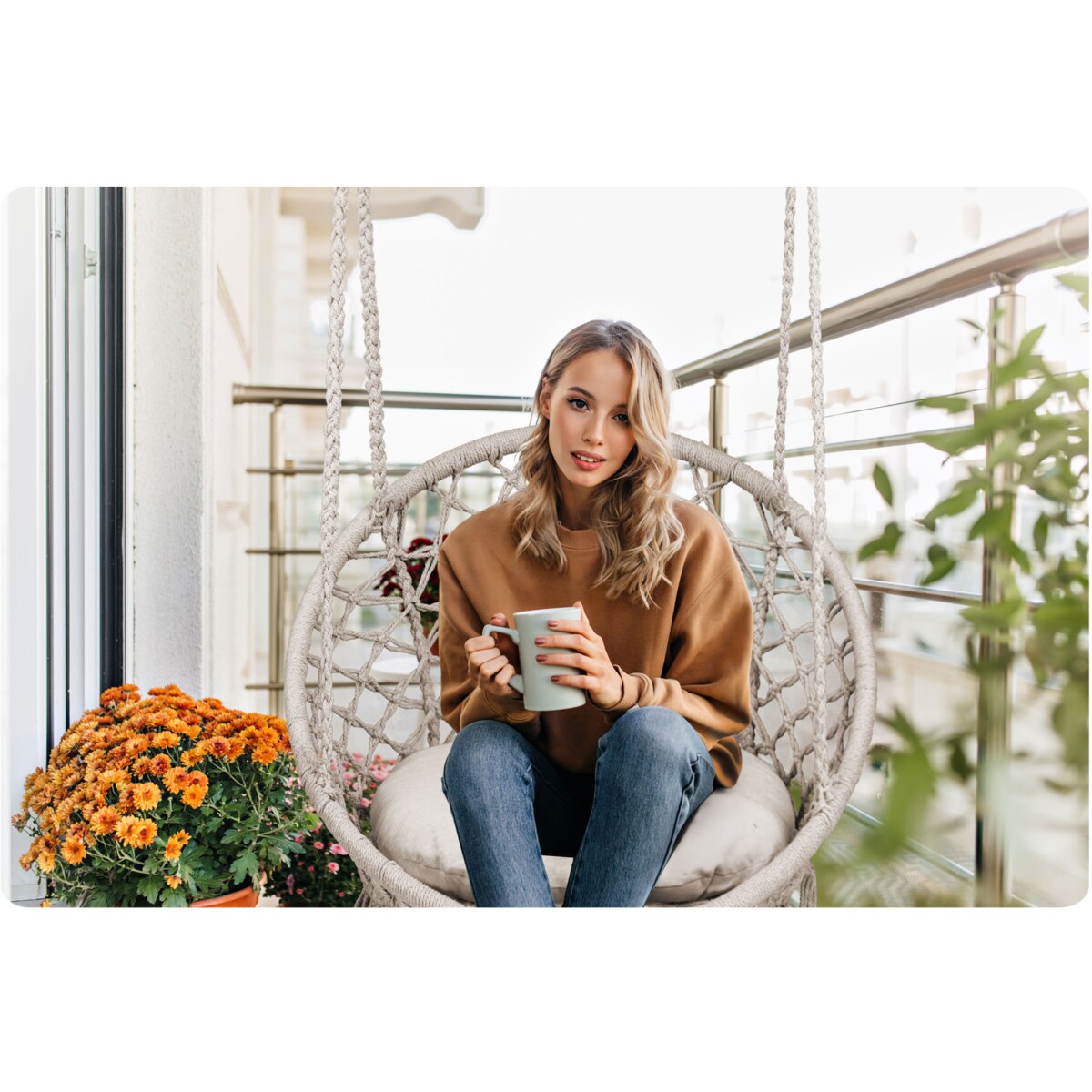 Huśtawka bocianie gniazdo ogrodowa z poduszką fotel wiszący boho Sofotel beżowa