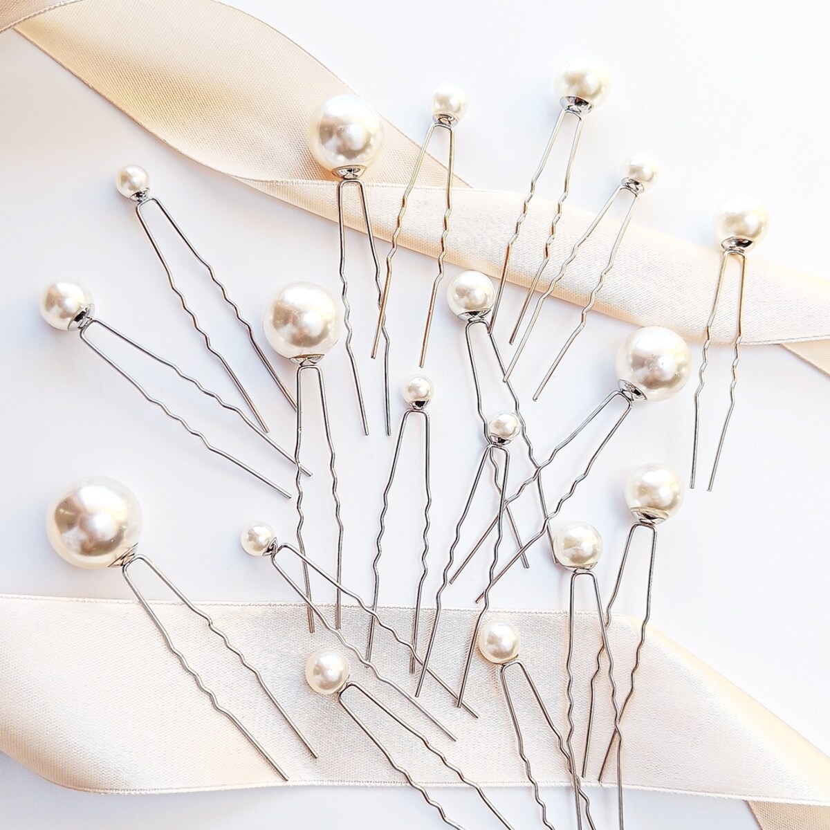 Zestaw perełek kokówek ślubnych do eleganckiej fryzury kok