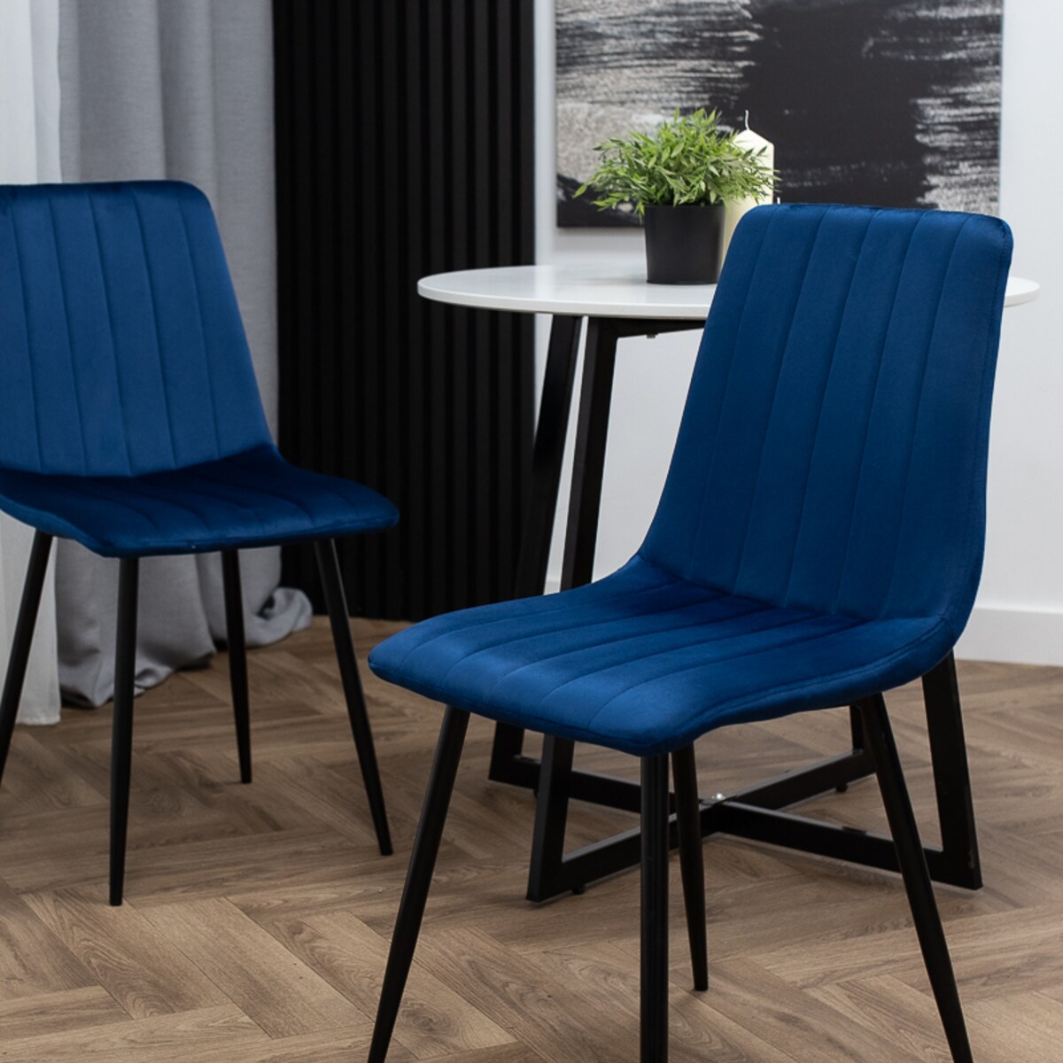 Krzesło do salonu jadalni tapicerowane welurowe z oparciem granatowe