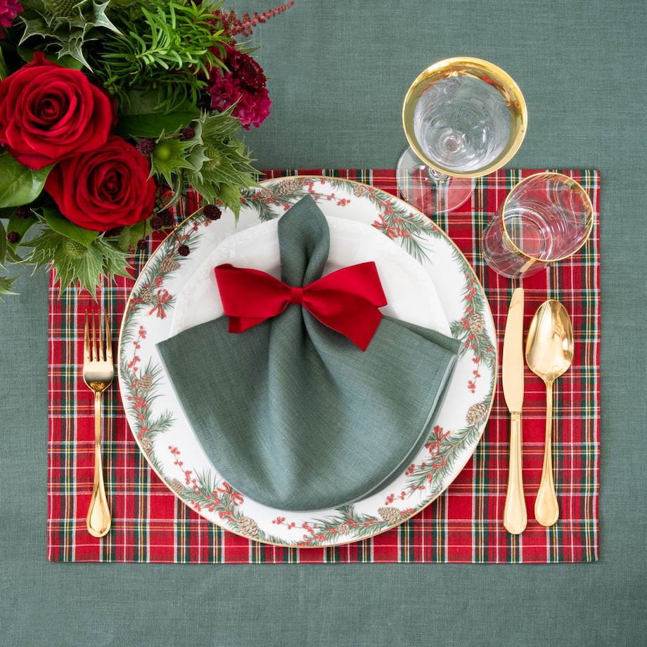 Obrus Red Tartan okrągły - Średnica ok. ⌀ 140 cm - idealny dla 4 osób