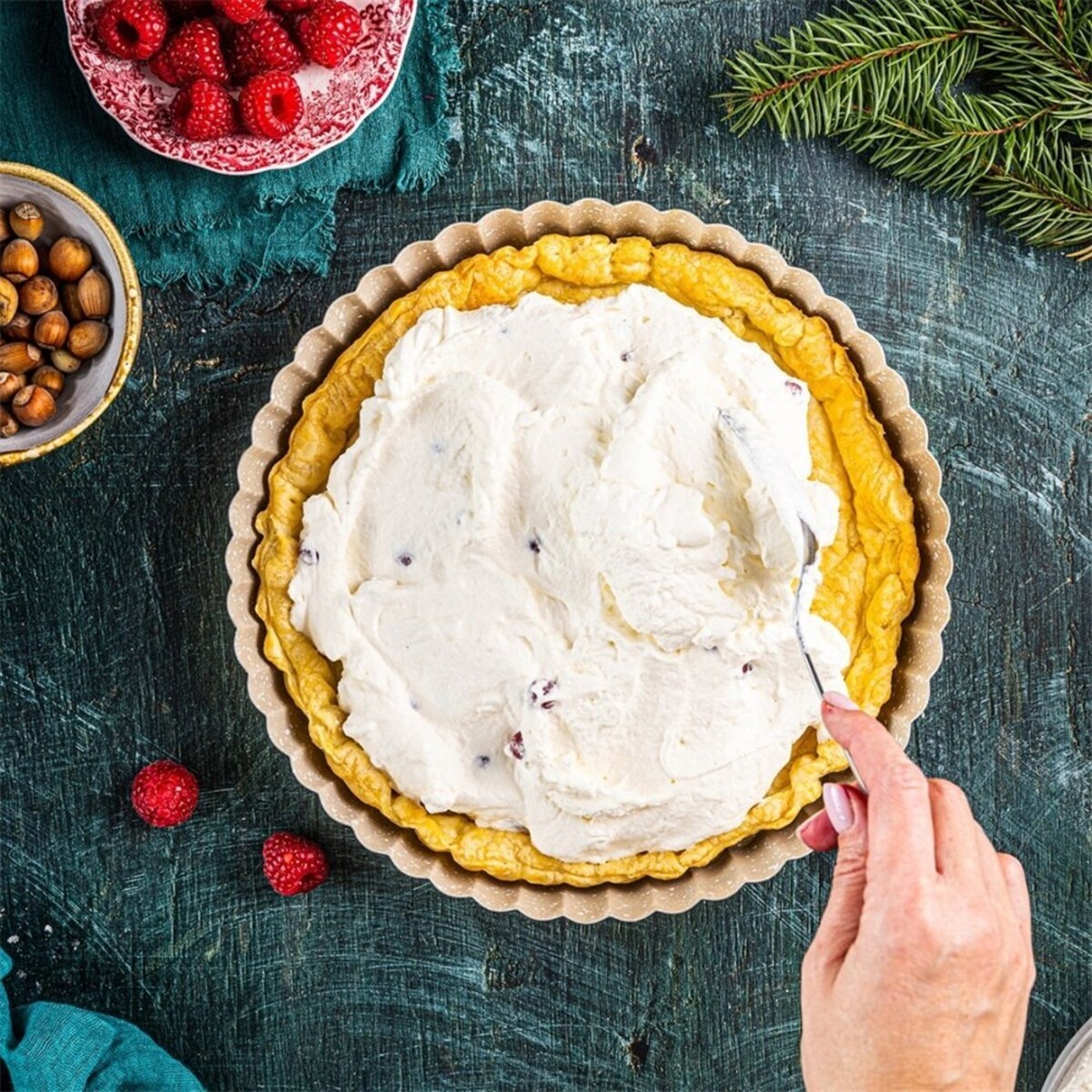 Forma do pieczenia tarty z wyjmowanym dnem Ø25cm beżowa KINGHOFF