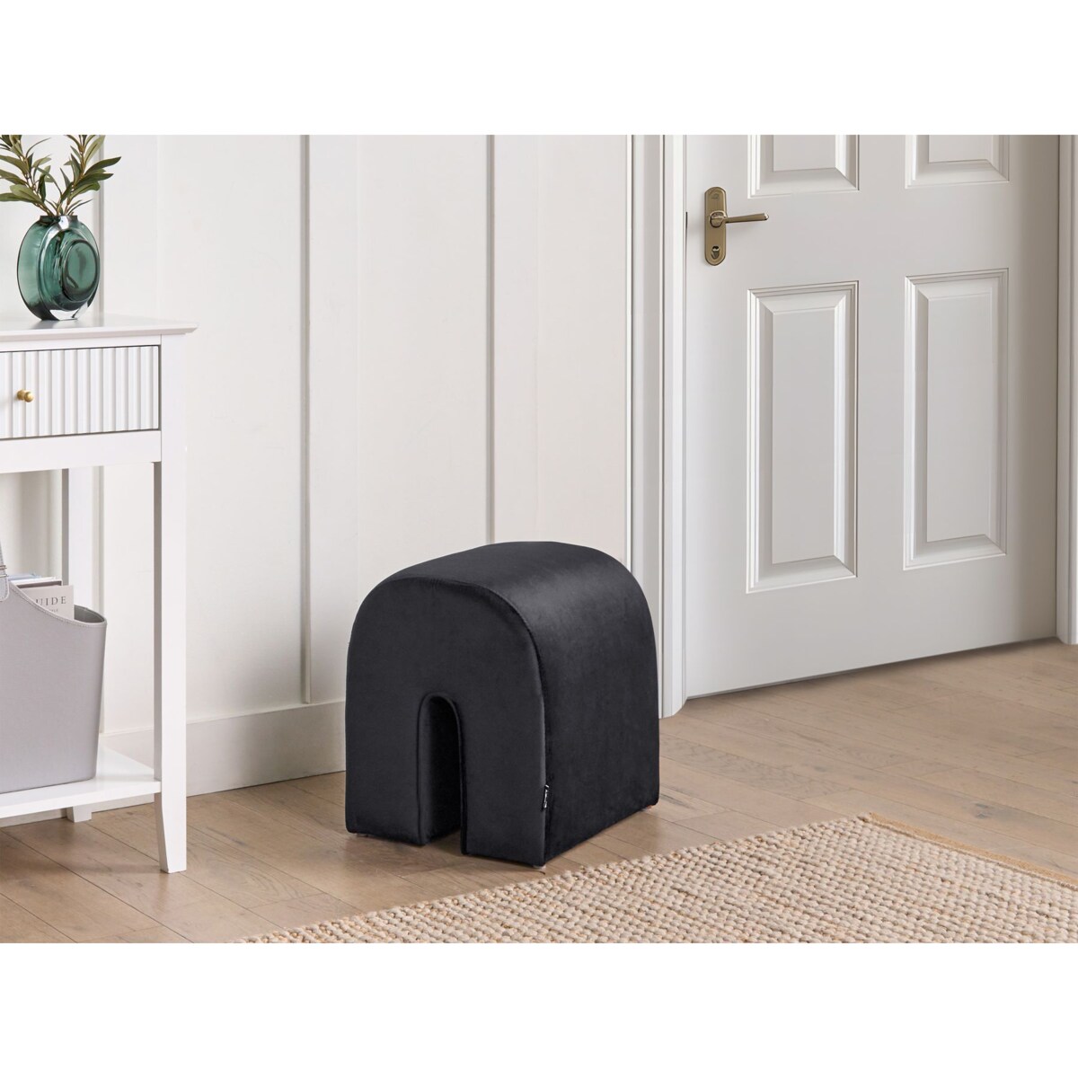 Puf welurowy 35 x 42 x 42 cm czarny MODOC