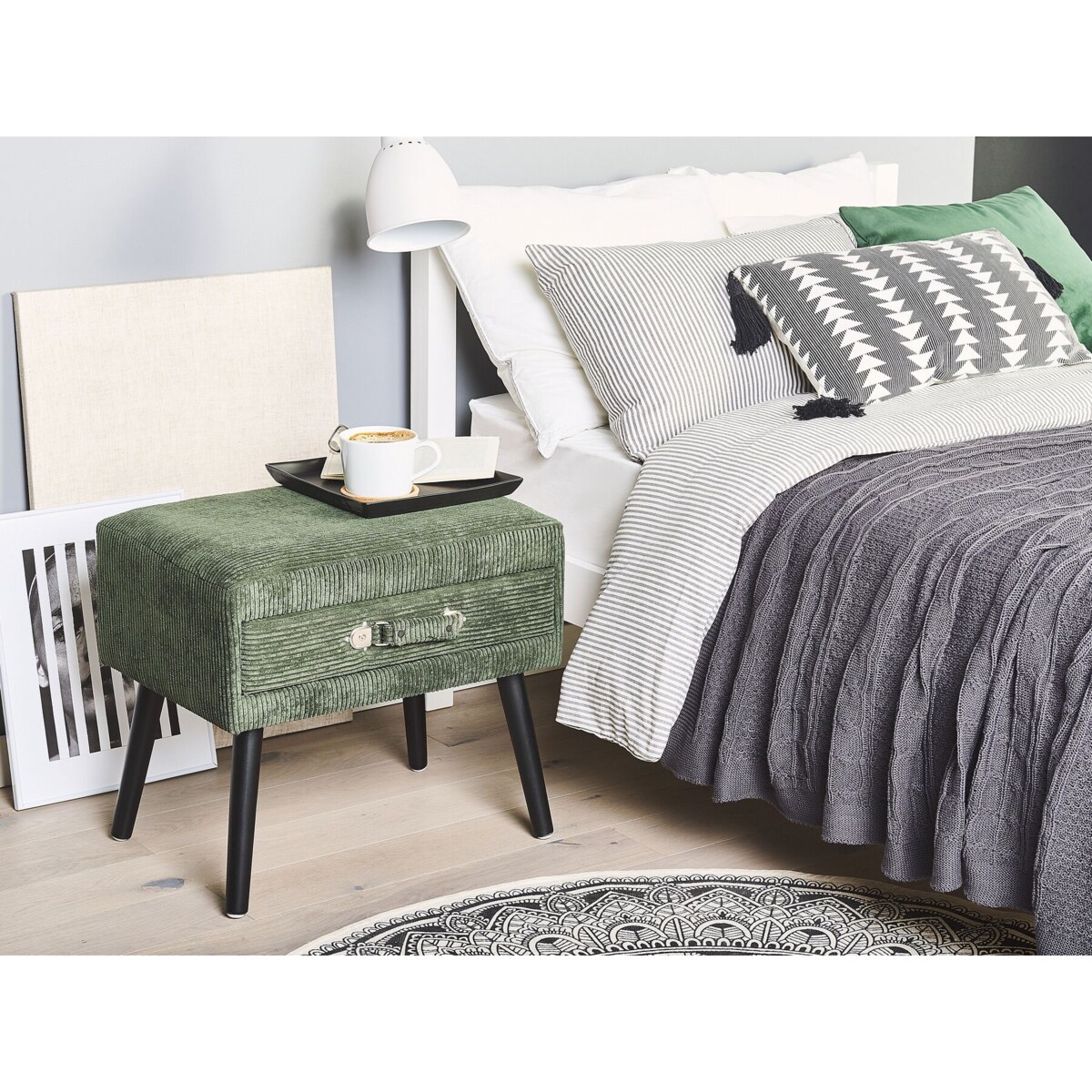 Stolik nocny sztruksowy zielony EUROSTAR