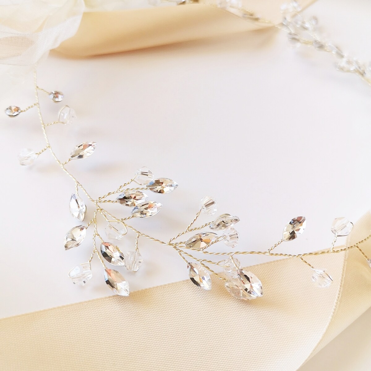 Wianek złoty gałązka ślubna ozdoba do włosów glam delikatna