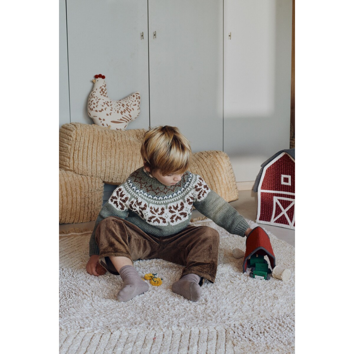 Lorena Canals - Pufa Stóg Słomy, Farm