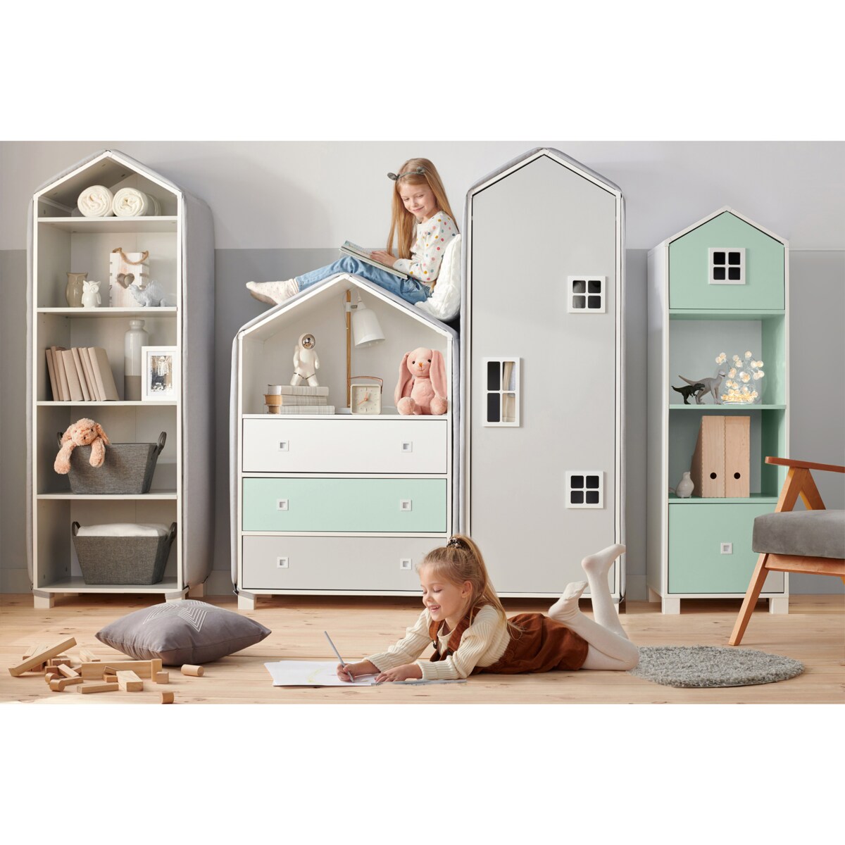 KONSIMO MIRUM Zestaw mebli w kształcie domku dla chłopca w kolorze szarym składający się z 6 elementów