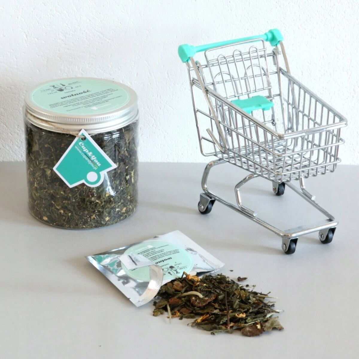 Herbata zielona sypana WOLNOŚĆ o smaku truskawek z nutą ananasu PREMIUM - herbata liściasta sypana mieszanka napar susz - gotowa na prezent upominek