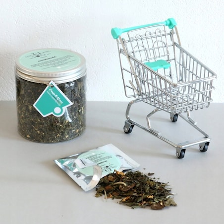 Herbata zielona sypana WOLNOŚĆ o smaku truskawek z nutą ananasu PREMIUM - herbata liściasta sypana mieszanka napar susz - gotowa na prezent upominek