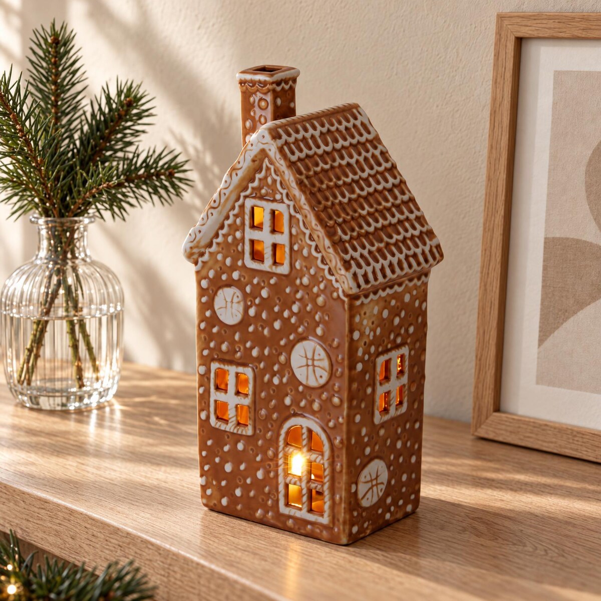 Domek z piernika porcelanowy z podświetleniem LED, 13,6 x 9,4 x 19,6 cm