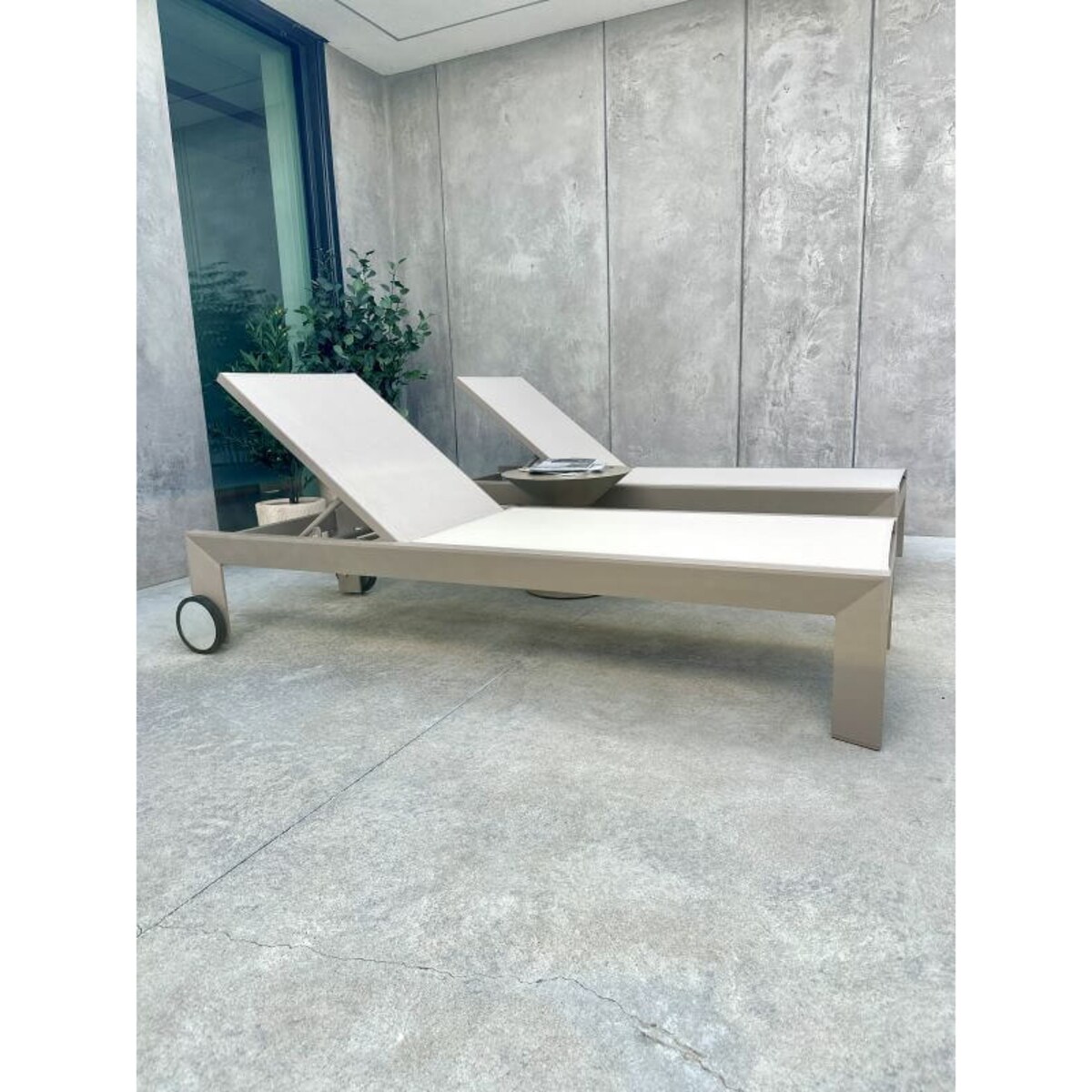 ALUMINIOWY LEŻAK LAURO SZAMPAŃSKI