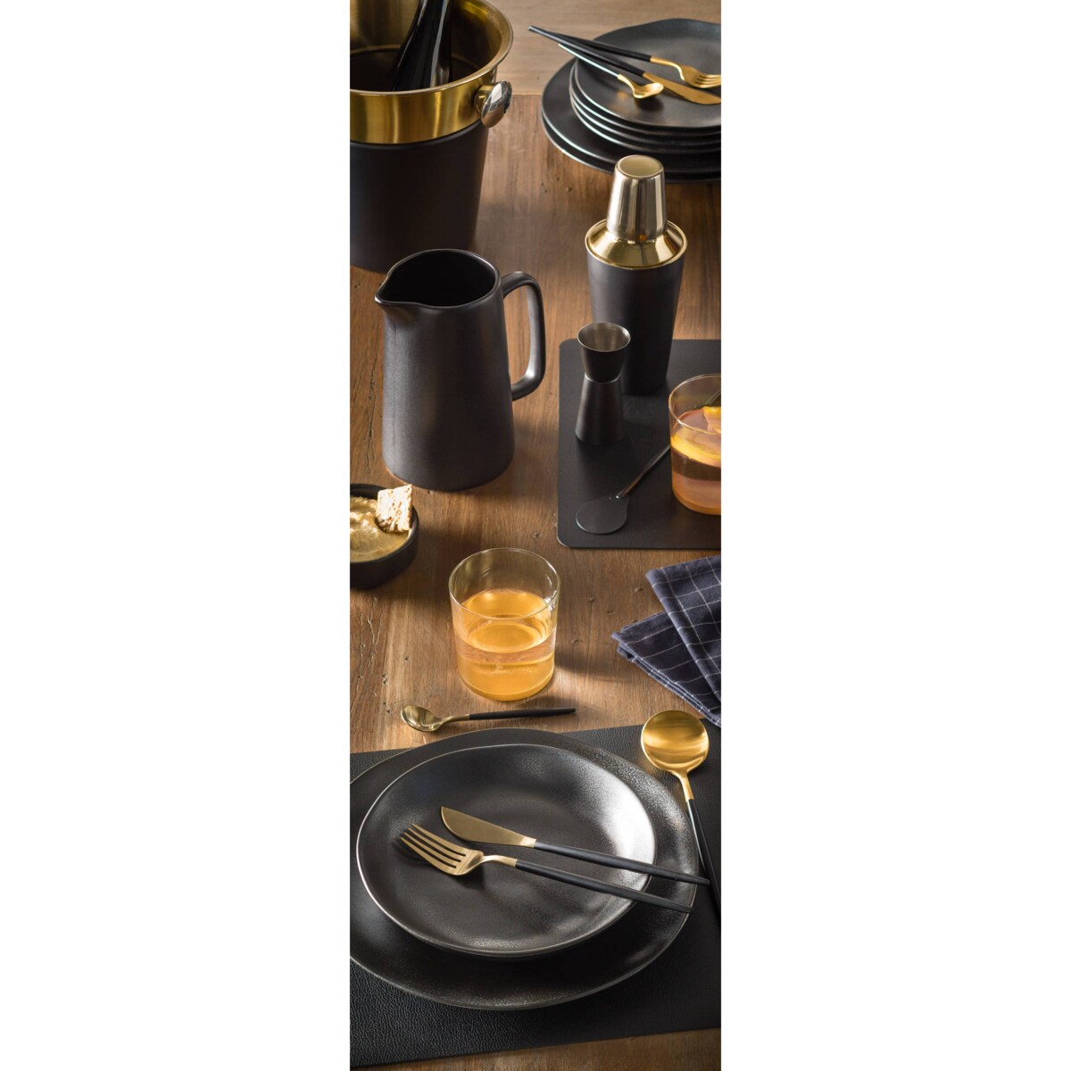 Dzbanek z kamionki, matowa czerń, 1 l