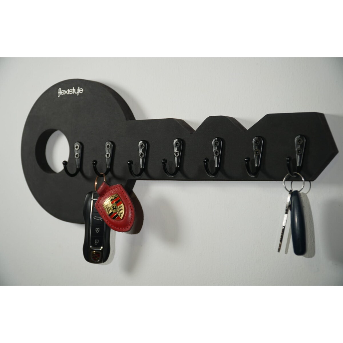 Drewniany wieszak na klucze Klucz Czarny